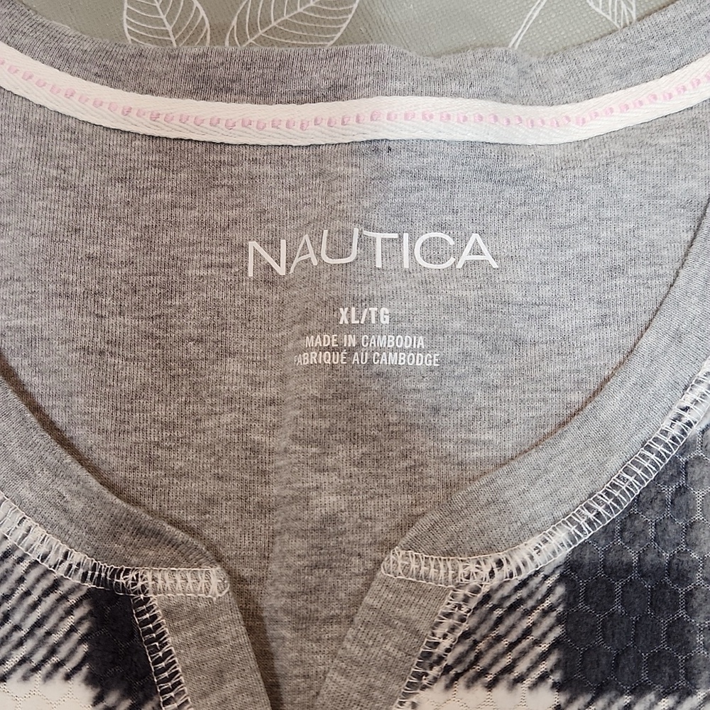 Nautica Long Sleeve Shirt - Picture 4 of 9